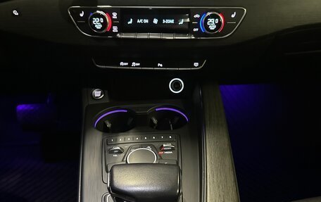 Audi A4, 2018 год, 2 400 000 рублей, 12 фотография
