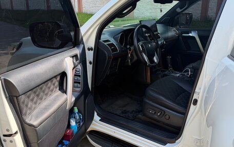 Toyota Land Cruiser Prado 150 рестайлинг 2, 2014 год, 3 350 000 рублей, 12 фотография