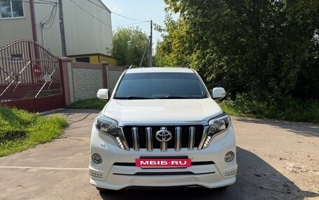 Toyota Land Cruiser Prado 150 рестайлинг 2, 2014 год, 3 350 000 рублей, 5 фотография