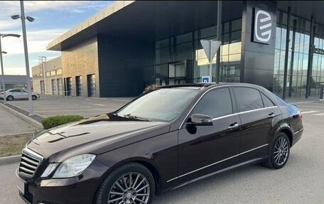 Mercedes-Benz E-Класс, 2010 год, 1 400 000 рублей, 2 фотография