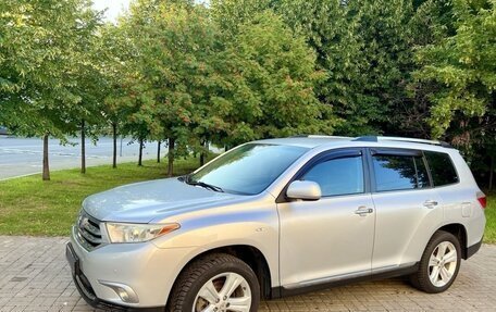 Toyota Highlander III, 2011 год, 1 790 000 рублей, 5 фотография