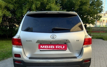 Toyota Highlander III, 2011 год, 1 790 000 рублей, 3 фотография