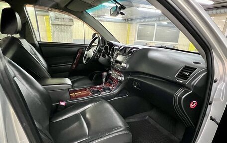 Toyota Highlander III, 2011 год, 1 790 000 рублей, 24 фотография