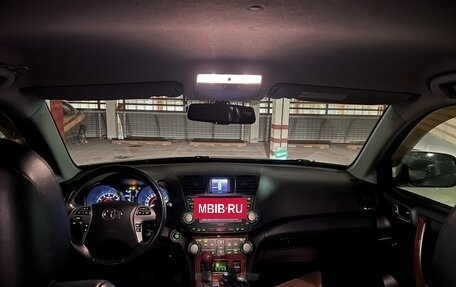 Toyota Highlander III, 2011 год, 1 790 000 рублей, 20 фотография