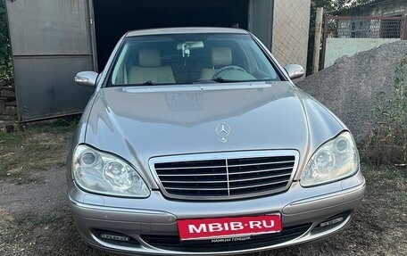 Mercedes-Benz S-Класс, 2005 год, 900 000 рублей, 1 фотография