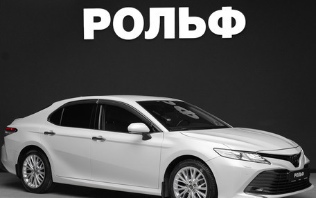 Toyota Camry, 2018 год, 2 450 000 рублей, 1 фотография