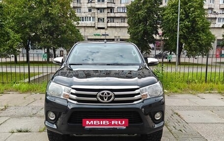 Toyota Hilux VIII, 2018 год, 3 450 000 рублей, 3 фотография
