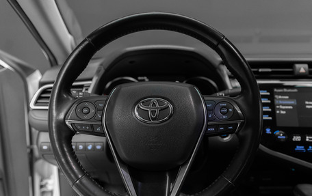 Toyota Camry, 2018 год, 2 450 000 рублей, 15 фотография