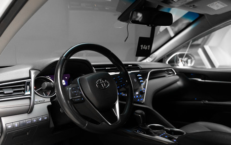 Toyota Camry, 2018 год, 2 450 000 рублей, 17 фотография
