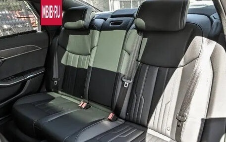 Audi A8, 2025 год, 9 834 000 рублей, 28 фотография