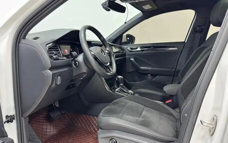 Volkswagen T-Roc I, 2022 год, 2 387 020 рублей, 9 фотография