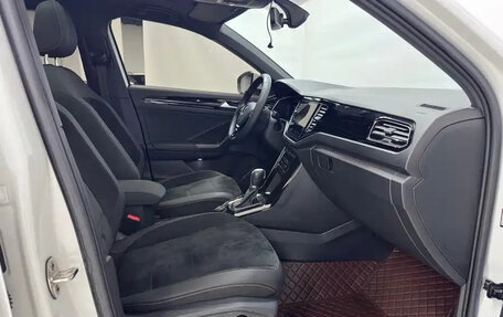 Volkswagen T-Roc I, 2022 год, 2 387 020 рублей, 17 фотография