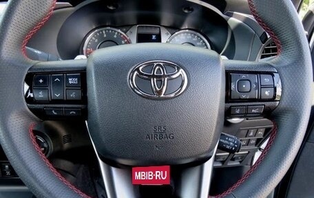 Toyota Hilux VIII, 2024 год, 4 099 000 рублей, 10 фотография