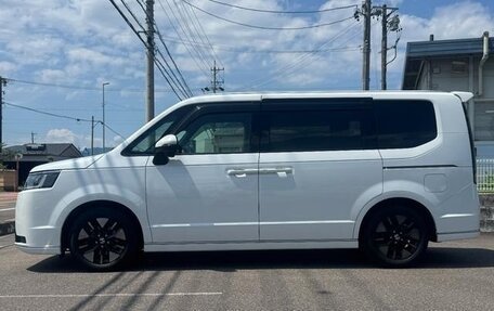 Honda Stepwgn, 2022 год, 2 200 000 рублей, 6 фотография