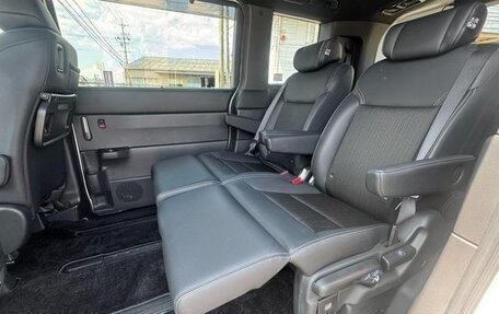 Honda Stepwgn, 2022 год, 2 200 000 рублей, 9 фотография