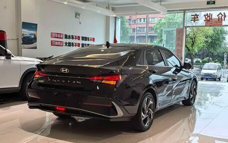 Hyundai Elantra, 2023 год, 1 380 000 рублей, 4 фотография