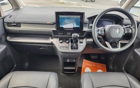 Honda Stepwgn, 2023 год, 2 380 000 рублей, 11 фотография