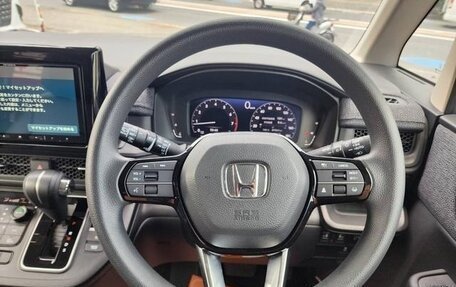 Honda Stepwgn, 2023 год, 2 380 000 рублей, 12 фотография