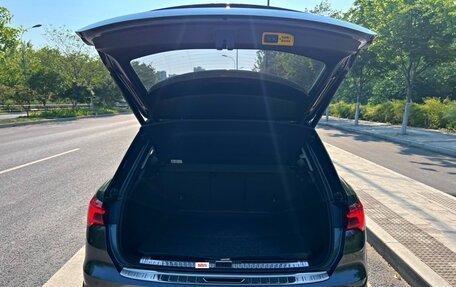 Audi Q3, 2023 год, 2 610 010 рублей, 24 фотография