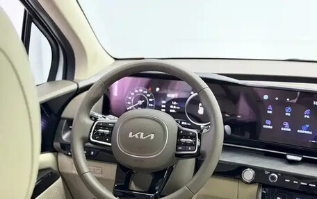 KIA Carnival, 2023 год, 4 985 000 рублей, 17 фотография