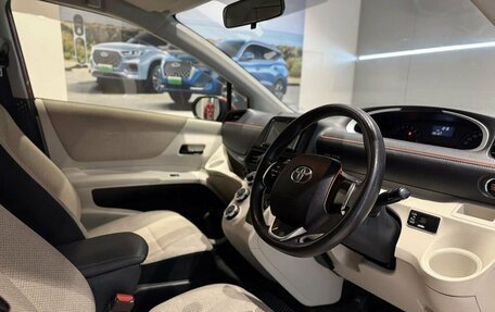 Toyota Sienta II, 2017 год, 1 390 000 рублей, 13 фотография
