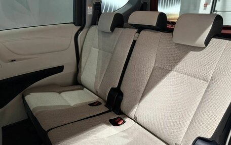 Toyota Sienta II, 2017 год, 1 390 000 рублей, 19 фотография