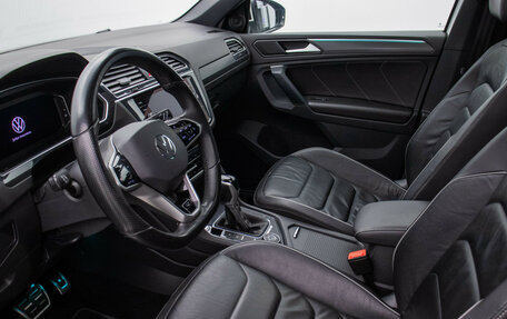 Volkswagen Tiguan II, 2021 год, 3 670 000 рублей, 11 фотография