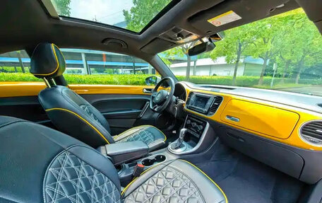 Volkswagen Beetle, 2018 год, 2 600 000 рублей, 6 фотография
