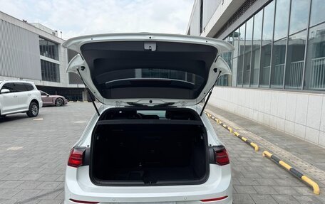 Volkswagen Golf VIII, 2023 год, 2 276 000 рублей, 17 фотография