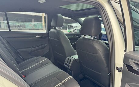 Volkswagen Golf VIII, 2023 год, 2 276 000 рублей, 7 фотография