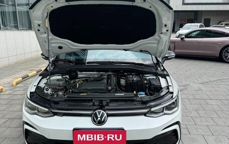 Volkswagen Golf VIII, 2023 год, 2 276 000 рублей, 21 фотография