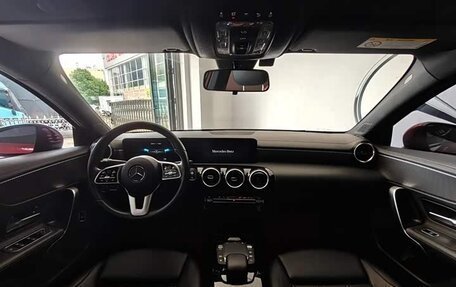 Mercedes-Benz A-Класс, 2022 год, 1 550 000 рублей, 2 фотография