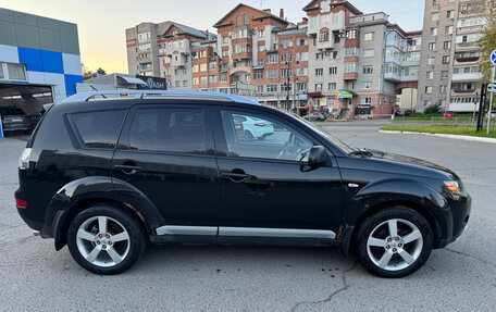Mitsubishi Outlander III рестайлинг 3, 2007 год, 725 000 рублей, 4 фотография