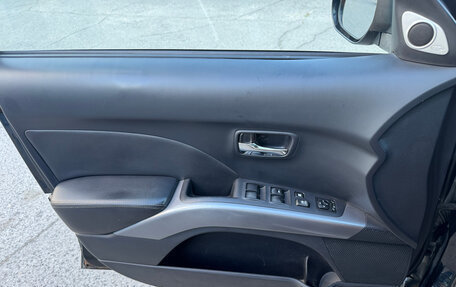 Mitsubishi Outlander III рестайлинг 3, 2007 год, 725 000 рублей, 16 фотография