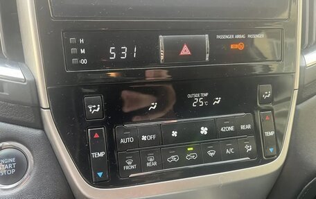 Toyota Land Cruiser 200, 2015 год, 4 450 000 рублей, 4 фотография