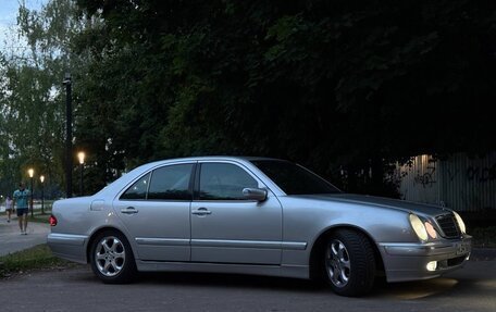 Mercedes-Benz E-Класс, 2001 год, 530 000 рублей, 2 фотография