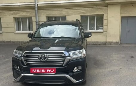 Toyota Land Cruiser 200, 2015 год, 4 450 000 рублей, 21 фотография