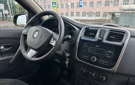 Renault Logan II, 2018 год, 850 000 рублей, 6 фотография