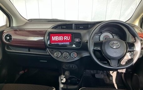 Toyota Vitz, 2018 год, 730 000 рублей, 16 фотография