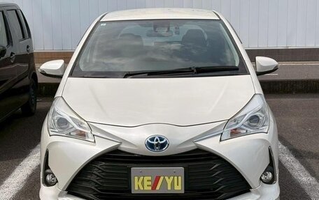 Toyota Vitz, 2018 год, 850 000 рублей, 2 фотография