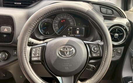 Toyota Vitz, 2018 год, 850 000 рублей, 9 фотография