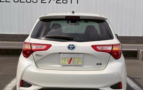 Toyota Vitz, 2018 год, 850 000 рублей, 4 фотография