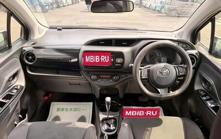 Toyota Vitz, 2018 год, 850 000 рублей, 8 фотография