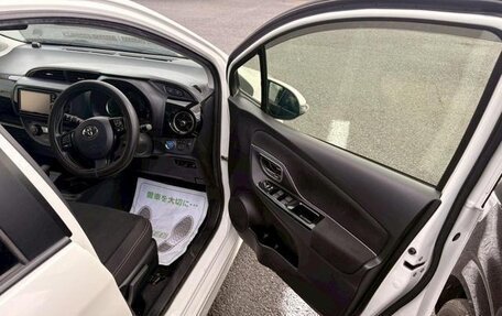 Toyota Vitz, 2018 год, 850 000 рублей, 11 фотография