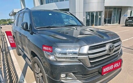 Toyota Land Cruiser 200, 2019 год, 8 449 000 рублей, 2 фотография
