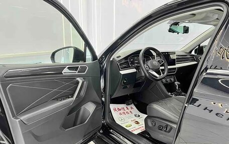 Volkswagen Tiguan II, 2022 год, 2 580 000 рублей, 2 фотография