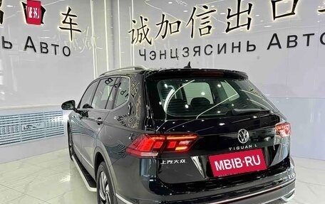 Volkswagen Tiguan II, 2022 год, 2 580 000 рублей, 3 фотография