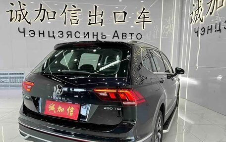 Volkswagen Tiguan II, 2022 год, 2 580 000 рублей, 11 фотография