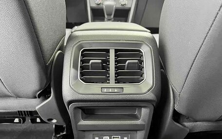 Volkswagen Tiguan II, 2022 год, 2 580 000 рублей, 17 фотография
