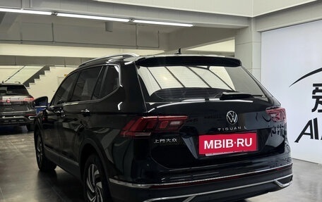 Volkswagen Tiguan II, 2022 год, 2 300 007 рублей, 5 фотография